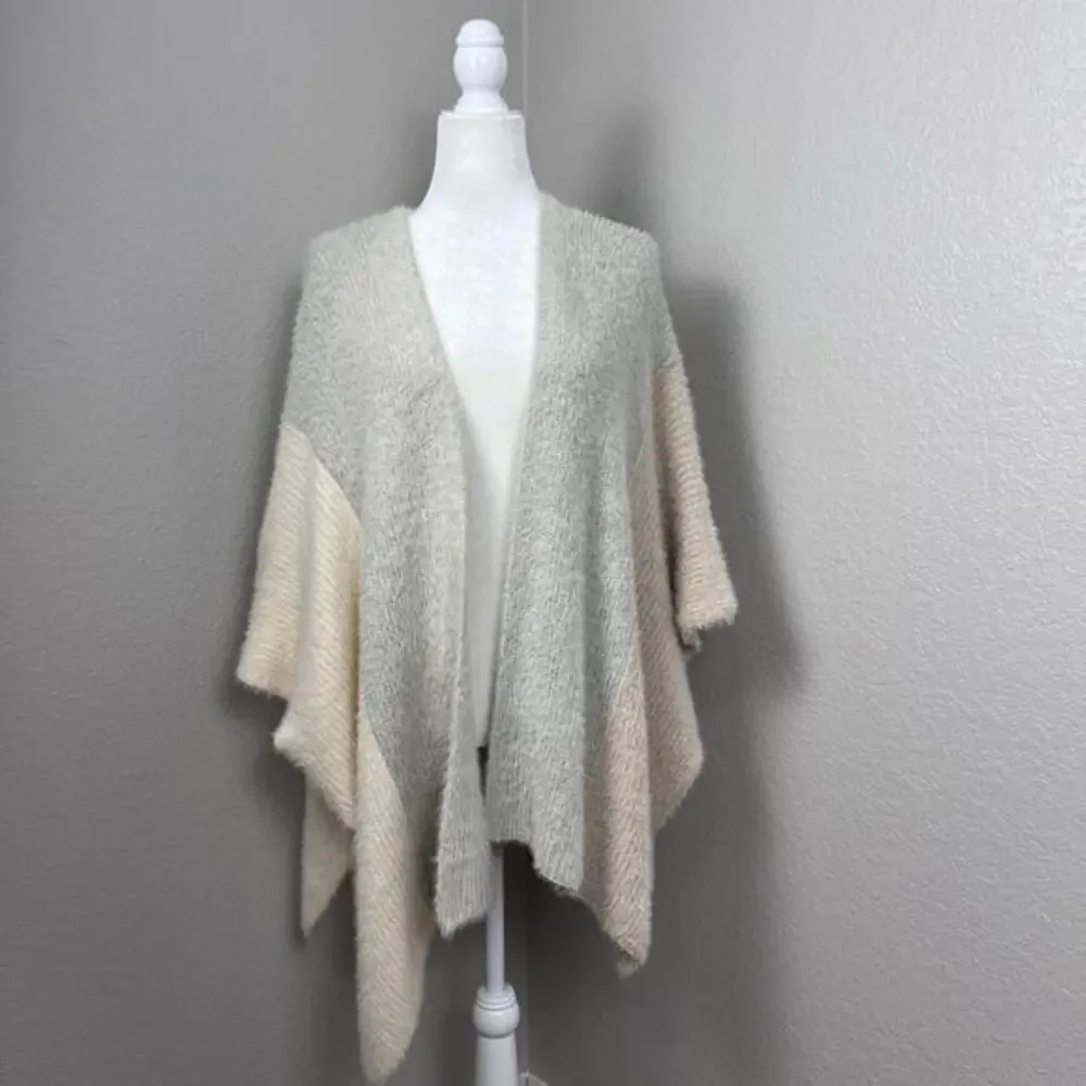 Saturday Sunday Cardigan Womens OS Neutral Cozycore Poncho Apres Ski Boho Chic - Picture 1 of 5